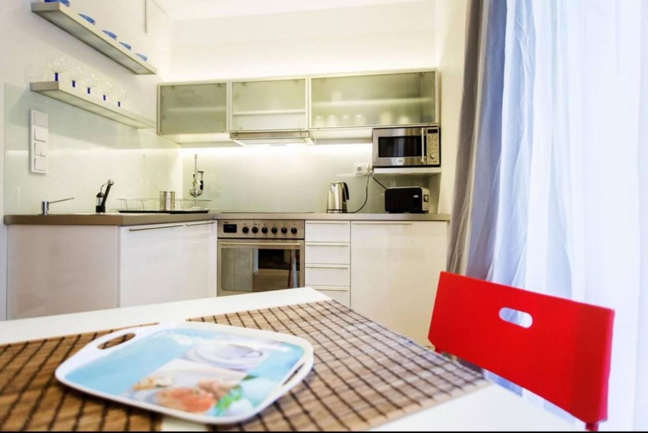 בודפשט Orangehomes One Bedroom Modern Apartment In The City Center מראה חיצוני תמונה