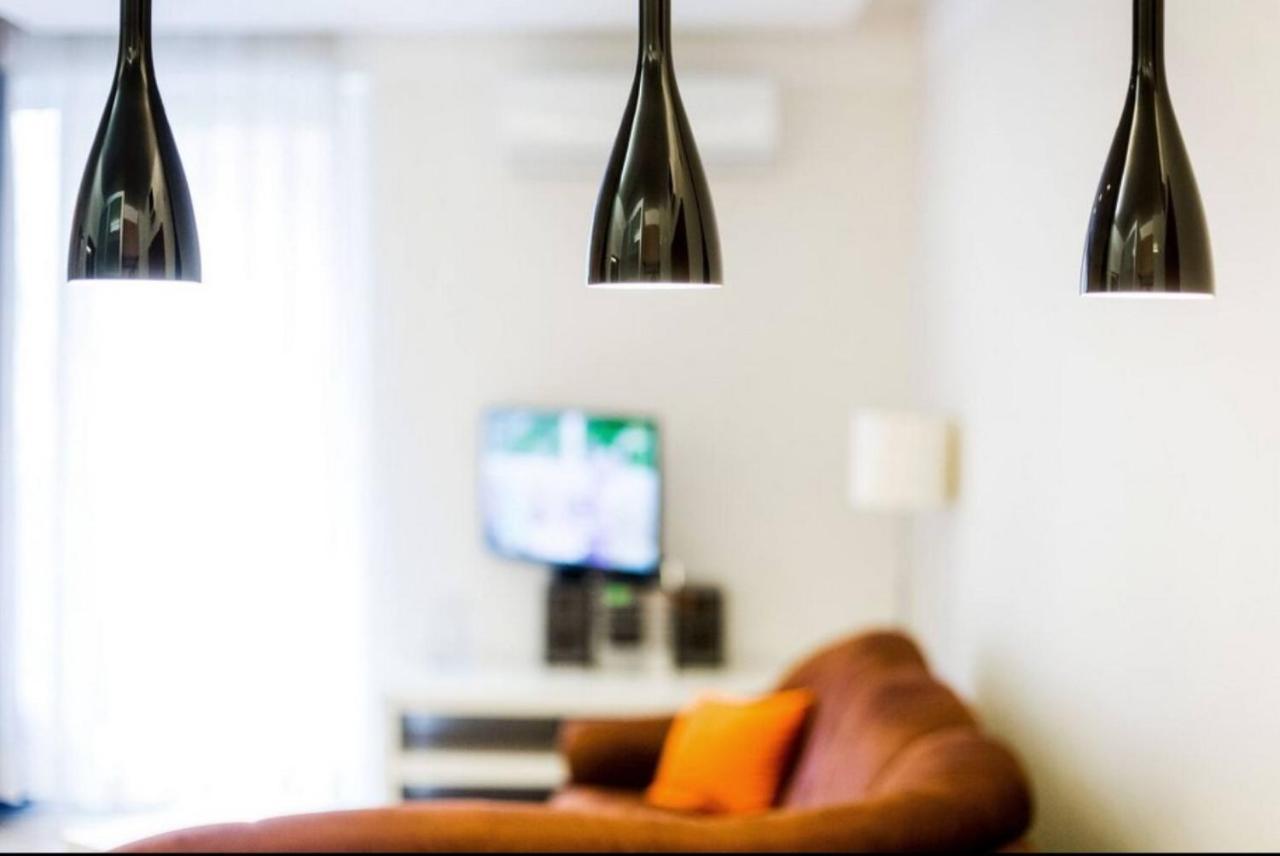בודפשט Orangehomes One Bedroom Modern Apartment In The City Center מראה חיצוני תמונה